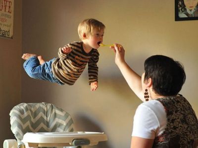 Μπαμπάς φωτογραφίζει τον γιο του που έχει σύνδρομο Down με τον πιο απίθανο τρόπο (pics)