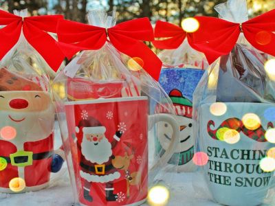 Χριστουγεννιάτικες κούπες: Οικονομικό και πρακτικό δώρο για τις γιορτές (vid)