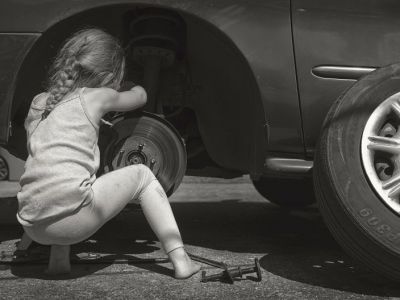 Μπαμπάς φωτογραφίζει την κόρη του για έναν πολύ συγκεκριμένο σκοπό (pics)