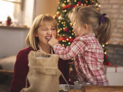 Χριστουγεννιάτικα γλυκά: Γιατί πρέπει να τα φτιάχνουμε μαζί με τα παιδιά;