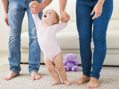 Πέντε tips για να βοηθήσετε το παιδί σας να περπατήσει  (pics)