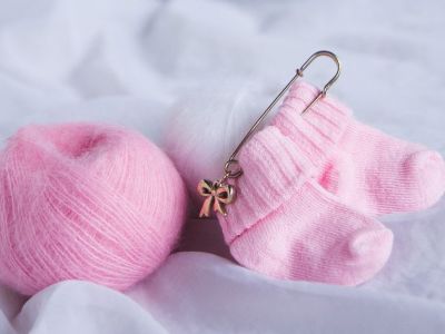 DIY- Φτιάξτε εύκολα & γρήγορα μάλλινα καλτσάκια για το νεογέννητο (vid)