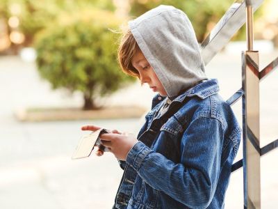 Ό,τι ήξερες για την εφηβεία άλλαξε - Πότε αρχίζει και πότε τελειώνει