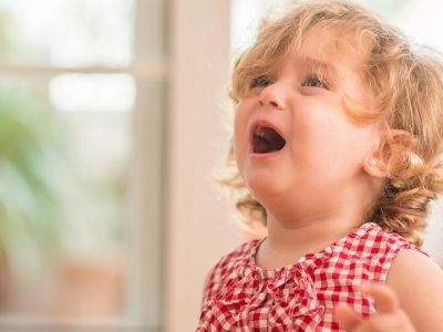 Ξεσπάσματα θυμού από ένα νήπιο: Πώς να τα διαχειριστείτε