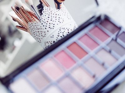 5 διαφορετικές χρήσεις της παλέτας σκιών που δεν είχες φανταστεί ποτέ