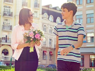 Πώς να διαχειριστούμε τον «έρωτα» του παιδιού μας για το δάσκαλο/δασκάλα;