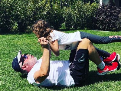 Να αφιερώνετε χρόνο στα παιδιά σας όπως ο Γιώργος Λύρας στην κόρη του (pics)