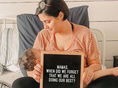 Γιατί είμαστε τόσο επικριτικές με τις άλλες μαμάδες;