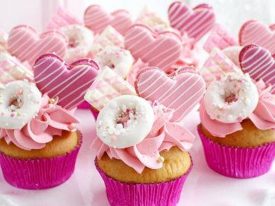 Γλυκά βάπτισης: Έξι εντυπωσιακά cupcakes για την βάπτιση της κόρης σας (pics)