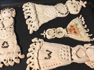 «Η Κυρά Σαρακοστή που είναι έθιμο παλιό οι γιαγιάδες μας τη φτιάχναν με αλεύρι και νερό»