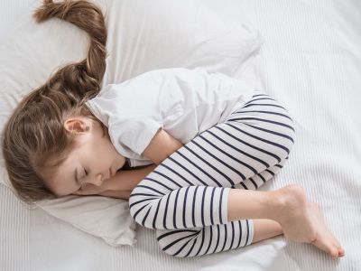 Πώς θα διαχειριστείτε τα παιδιά που σηκώνονται αμέσως μόλις τα βάλετε το βράδυ στο κρεβάτι