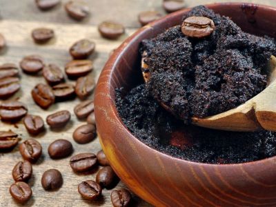 Πέντε συναρπαστικοί τρόποι να αξιοποιήσεις τον καφέ στην ρουτίνα ομορφιάς σου (vid)