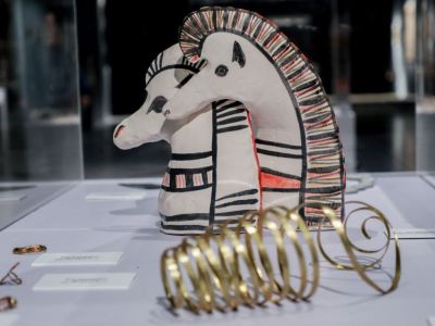 «Διαχρονίες»: Ομαδική εικαστική έκθεση στο Κέντρο Πολιτισμού «Ελληνικός Κόσμος»