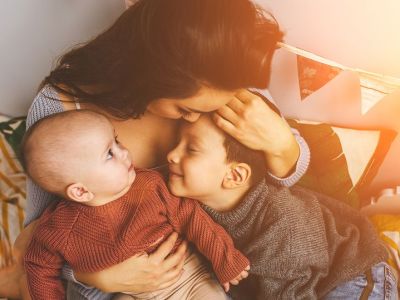 «Πόσα πράγματα θεωρούμε δεδομένα Θεέ μου;»-Όταν τα παιδιά δεν μπορούν να αγκαλιάσουν τους παππούδες