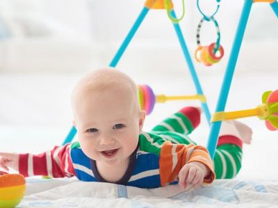 #Μένουμε_Σπίτι - Παιχνίδια για μωρά από 3 έως 4 μηνών που συμβάλλουν στην ανάπτυξή τους
