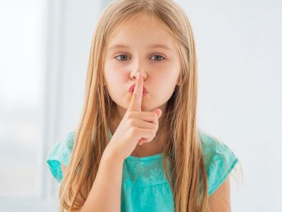 «Το παιδί μου μιλάει μόνο του - Είναι φυσιολογικό;»