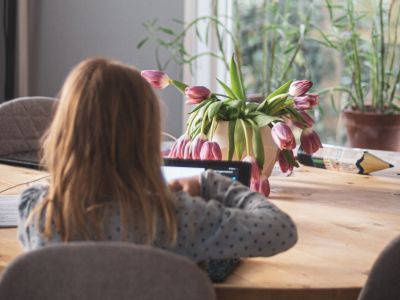 Κάθε μέρα στις 11.00 το πρωί πάνω από 800.000 παιδιά στον κόσμο κάνουν αυτό το πράγμα ακριβώς