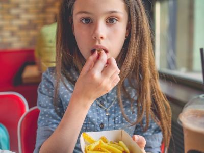 «Μαμά, πεινάω» - Προτάσεις γλυκών συνταγών για παιδιά που πεινάνε όλη την ώρα (vids)