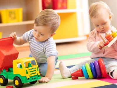 Πρόγραμμα βαρεμάρας: Ιδέες για να απασχολήσετε τα παιδιά ηλικίας 1- 3 ετών μέσα στο σπίτι (vids)