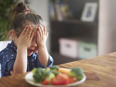 Παιδί και διατροφή: Πέντε μαμαδίστικα tips για να φάει το παιδί τα λαχανικά του (vid)