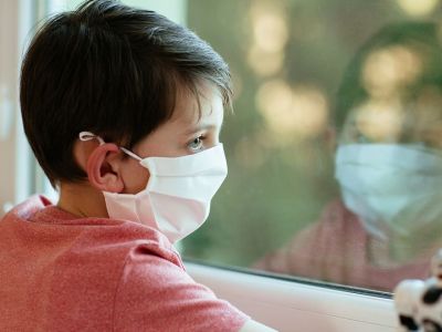 DIY: Φτιάξτε υφασμάτινες μάσκες για παιδιά χωρίς ραπτομηχανή (vid)