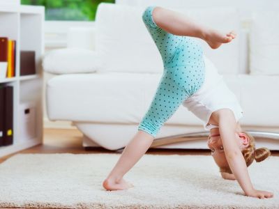 Ασκήσεις για παιδιά από το σπίτι - 12λεπτο πρόγραμμα (vid)