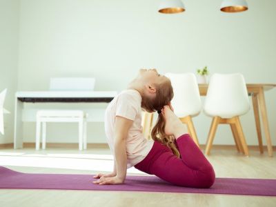 Ασκήσεις μπαλέτου για κορίτσια που μένουν στο σπίτι (vid)