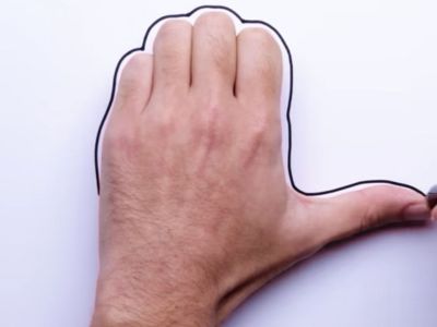 Χρησιμοποιεί το χέρι του για να φτιάξει περίγραμμα - Η συνέχεια θα σας αρέσει πολύ (video)