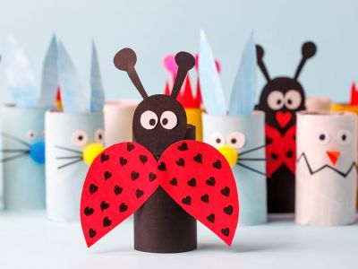 #Μένουμε_Σπίτι: Τρεις ανοιξιάτικες κατασκευές για παιδιά με ρολό από το χαρτί υγείας (vids)