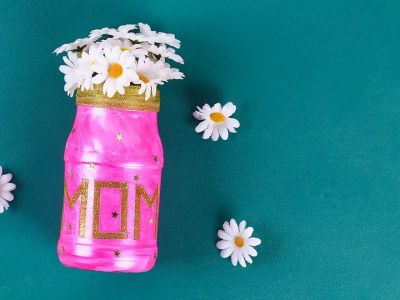 Τρεις φανταστικές ιδέες για να μεταμορφώσετε  τα γυάλινα βάζα σε όμορφα διακοσμητικά (vid)