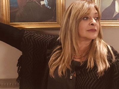 Ιστορίες για παιδιά: Η Τζόϋς Ευείδη διαβάζει «Η ηλεκτρική σκούπα και η λαχτάρα των δύο φίλων» (vid)