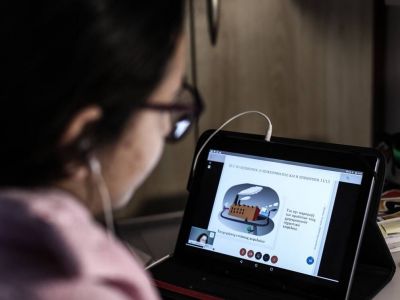 Κεραμέως: Συνεχίζουμε τα μαθήματα στο σπίτι, ξεκινάμε σταδιακά και τα μαθήματα στο σχολείο