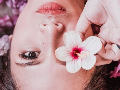 Τι συμβαίνει στο δέρμα σου όταν σταματάς να βάφεσαι καθημερινά