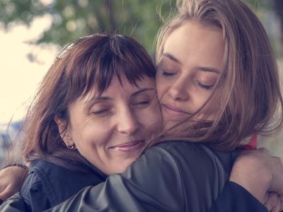 Το ευχαριστήριο γράμμα μιας κόρης: «Μαμά, σ’ ευχαριστώ που με ενθάρρυνες να είμαι διαφορετική»