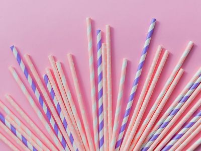 Τρεις κατασκευές με καλαμάκια που θα λατρέψει κάθε παιδί (vids)