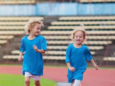 #snfccAtHome: Αθλητικά Μονοπάτια στο Πάρκο Σταύρος Νιάρχος (vids)