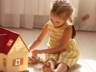 Κατασκευές για κορίτσια που λατρεύουν τις Barbie - Τι μπορούν να φτιάξουν (vid)