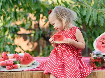 Έξυπνα tips για να πείσετε το παιδί να τρώει φρούτα και λαχανικά