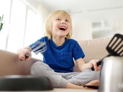 «Μαμά, βαριέμαι» - Πέντε διασκεδαστικά παιχνίδια με κουζινικά σκεύη (pics)