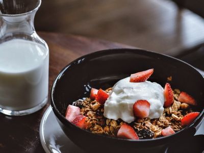 Νέα έρευνα συνδέει τα γαλακτοκομικά προϊόντα με μειωμένο κίνδυνο διαβήτη και υπέρτασης