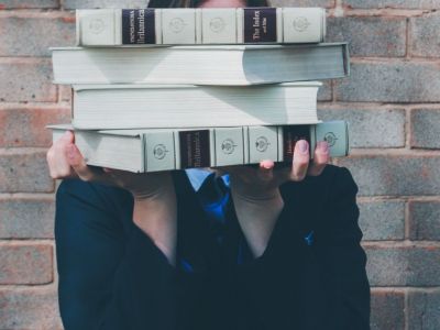 Δεν έχεις όρεξη για διάβασμα; 3 τσεκαρισμένα tips για να μάθεις «νεράκι» το μάθημα με... άλλο τρόπο