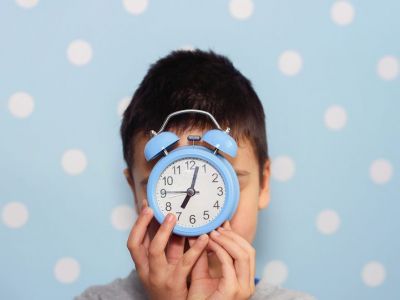 Χειροτεχνίες για παιδιά: Μάθετε στο παιδί σας την ώρα με αυτήν την εύκολη κατασκευή (vid)