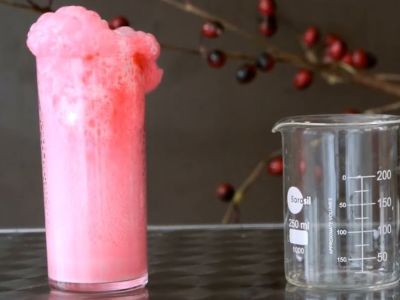 Εντυπωσιακό πείραμα με μαγειρική σόδα για παιδιά - Αξίζει να το δοκιμάσετε (vid)