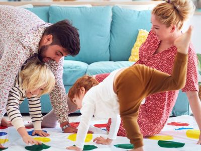 50 διασκεδαστικές δραστηριότητες για παιδιά στο σπίτι ιδανικές για βροχερά απογεύματα (vid)