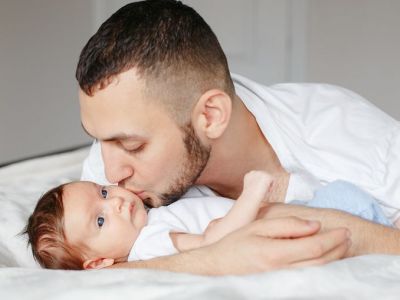 Επτά στερεότυπα για τους μπαμπάδες που απλά δεν ισχύουν (pics)