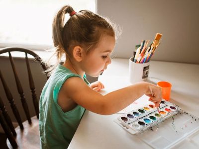 Δημιουργικές καλοκαιρινές χειροτεχνίες για μικρά παιδιά (vid)