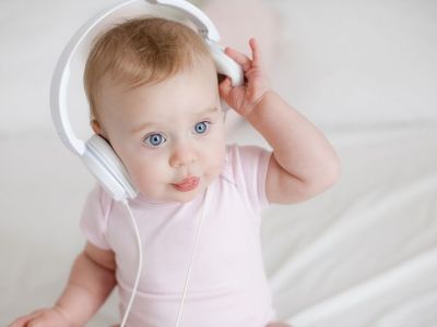 Πώς επηρεάζει η μουσική τον εγκέφαλο του μωρού;