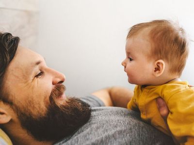 Οι μπαμπάδες του σήμερα περνούν τον τριπλάσιο χρόνο με τα παιδιά τους