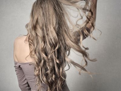 Θες να έχεις πάντα όμορφα, μακριά μαλλιά; Βάλε το μέλι στη ζωή σου!