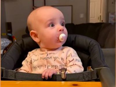 Όταν ο μπαμπάς παίζει με το μωρό - Απολαυστικό βίντεο που αξίζει να δείτε